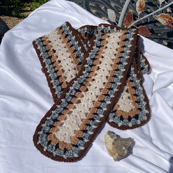 Neutral tones scarf crochet handmade skinny tan cream brown gray acrylic - Picture 4 of 6